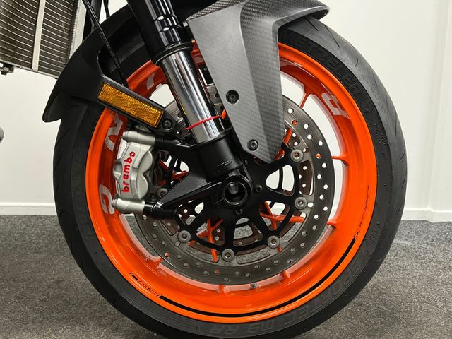 ktm - 1290-super-duke-r