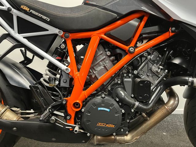 ktm - 1290-super-duke-r