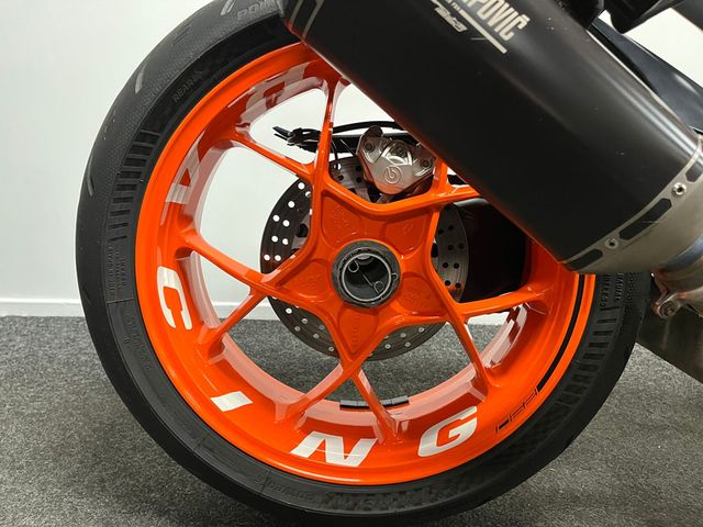 ktm - 1290-super-duke-r