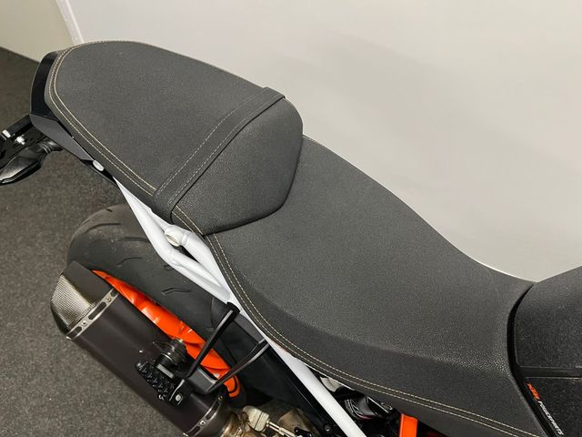 ktm - 1290-super-duke-r