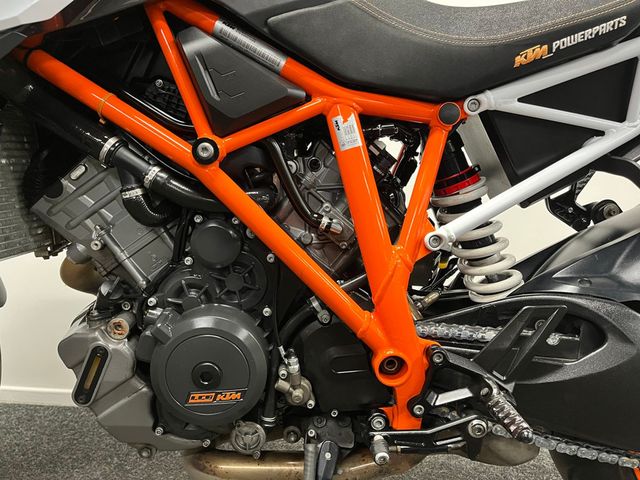 ktm - 1290-super-duke-r