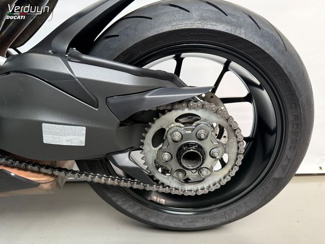 ducati - streetfighter-v2