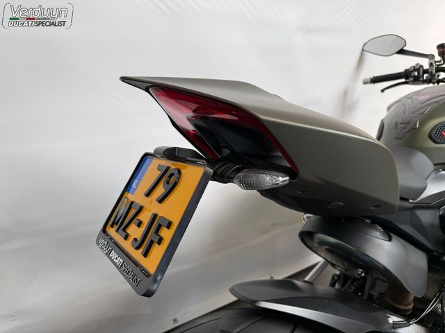 ducati - streetfighter-v2