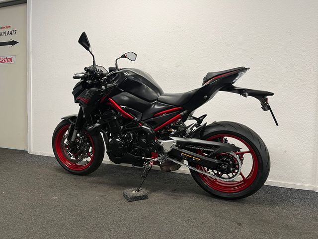 kawasaki - z900