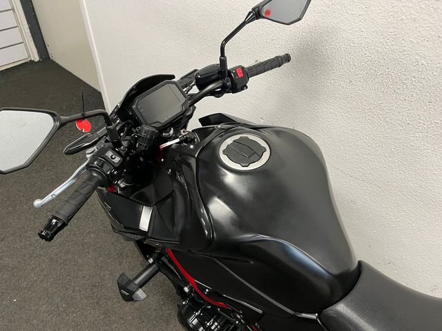 kawasaki - z900