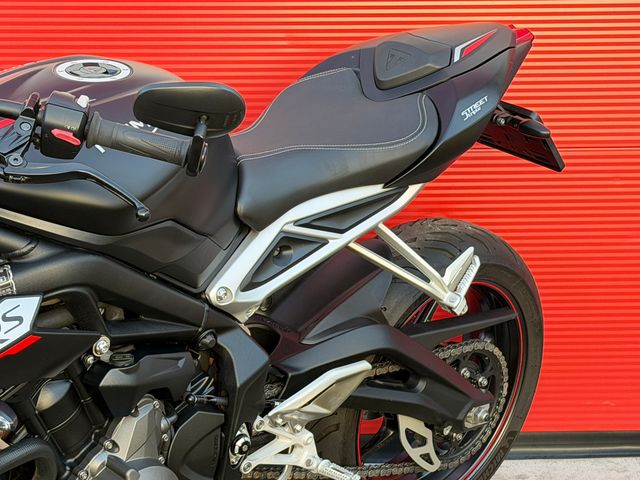 triumph - street-triple-rs