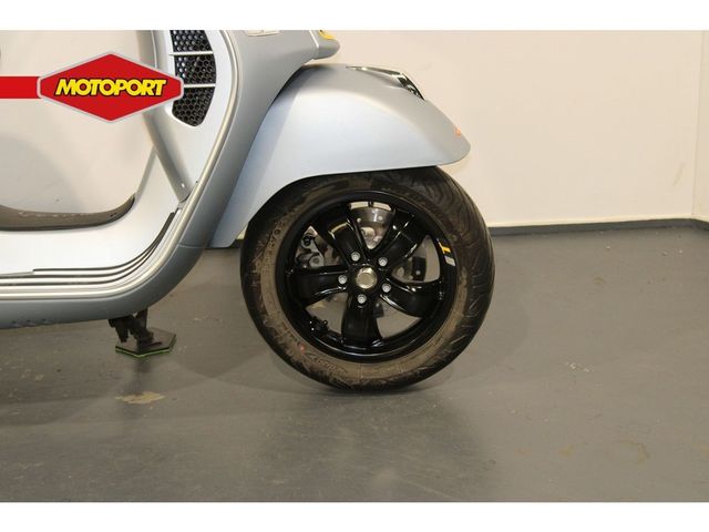 vespa - gts-super-tech-300