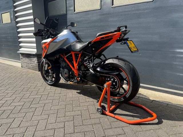 ktm - 1290-super-duke-gt