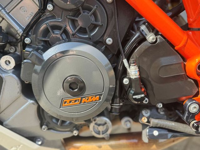 ktm - 1290-super-duke-gt