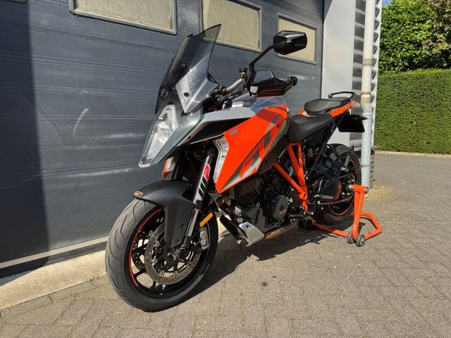 ktm - 1290-super-duke-gt