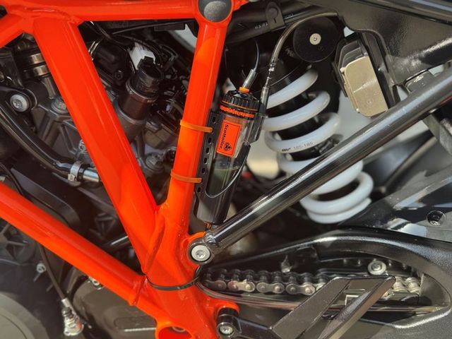 ktm - 1290-super-duke-gt