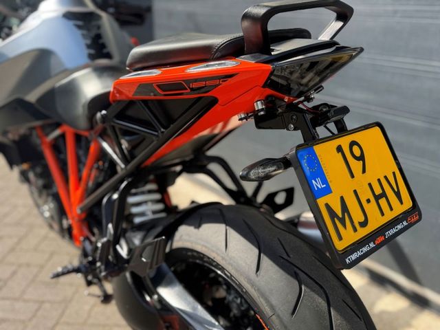 ktm - 1290-super-duke-gt