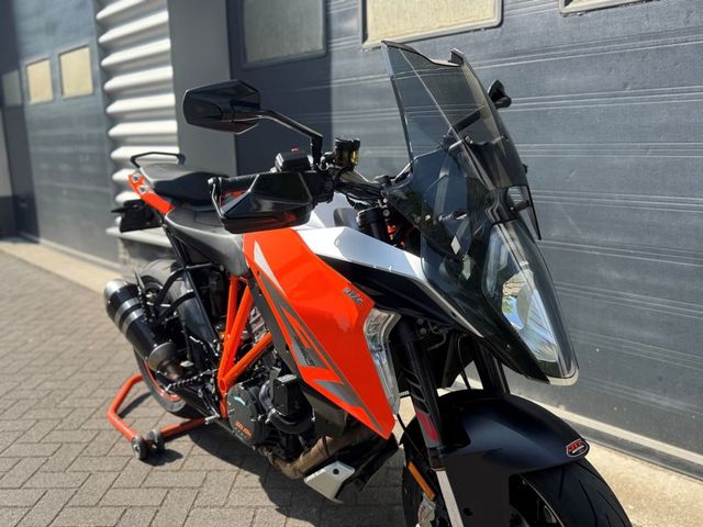 ktm - 1290-super-duke-gt