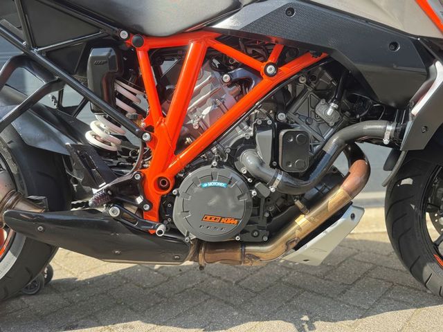ktm - 1290-super-duke-gt