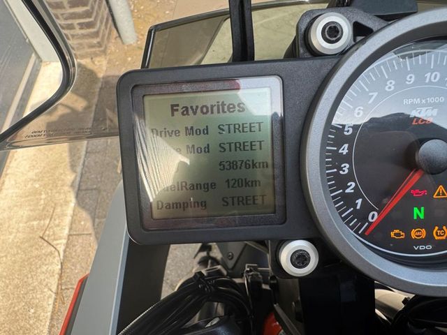 ktm - 1290-super-duke-gt