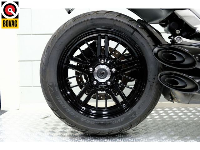 triumph - rocket-iii-r
