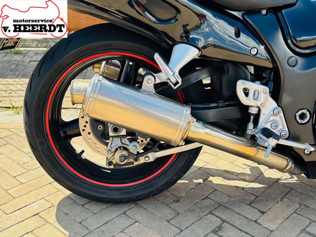 suzuki - gsx-r-1300-hayabusa