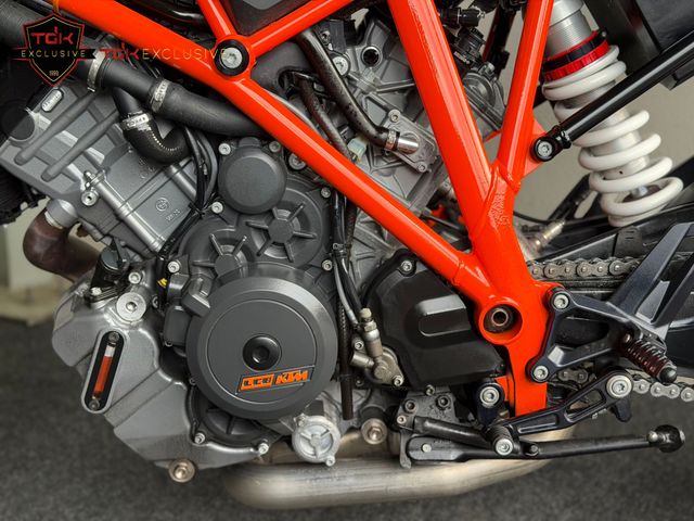 ktm - 1290-super-duke-r