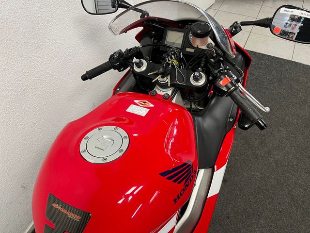honda - cbr-900-rr-fireblade