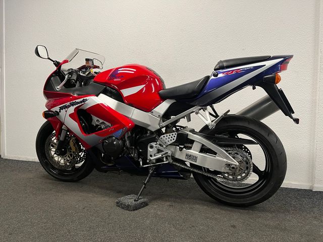 honda - cbr-900-rr-fireblade