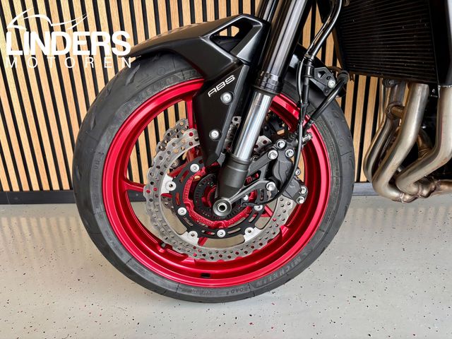 kawasaki - z900