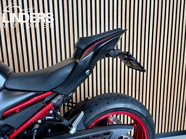 kawasaki - z900