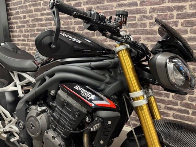 triumph - speed-triple-1200-rs