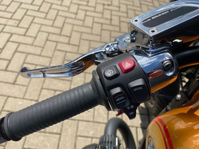 bmw - r-18