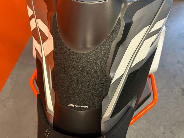 ktm - 1290-super-adventure-s