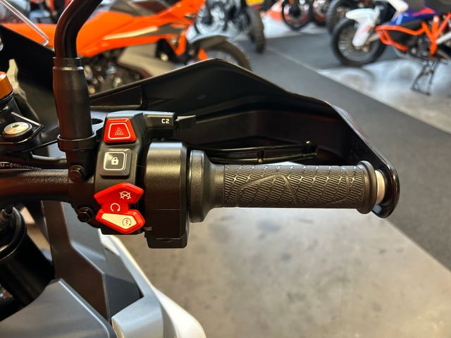 ktm - 1290-super-adventure-s