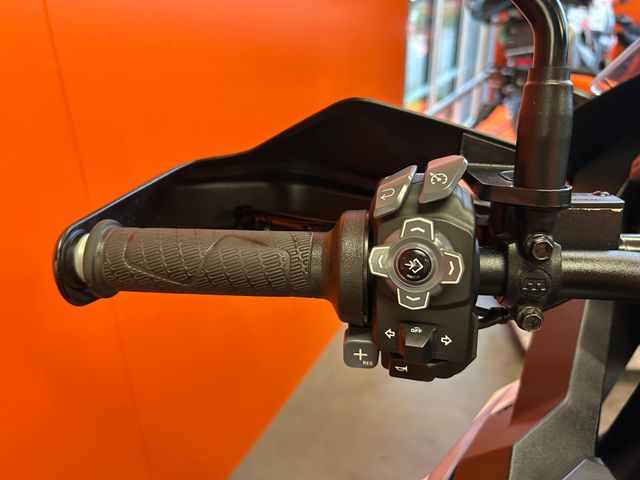 ktm - 1290-super-adventure-s