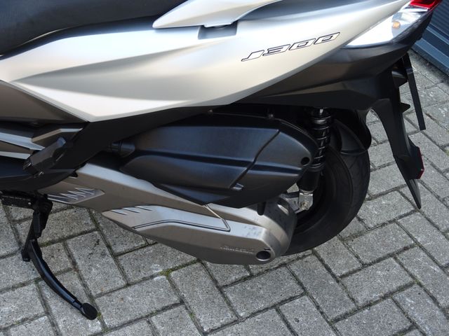 kawasaki - j-300