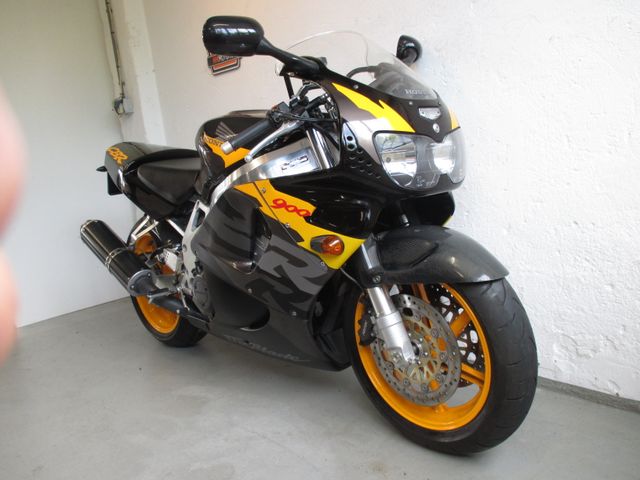 honda - cbr-900-rr-fireblade