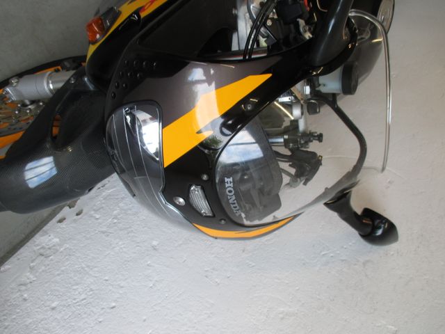 honda - cbr-900-rr-fireblade