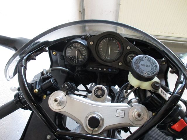 honda - cbr-900-rr-fireblade