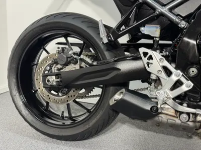 SUZUKI GSX-8S – foto 3