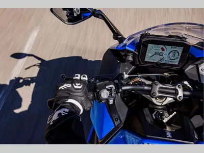 SUZUKI GSX-S 1000 GT – foto 4