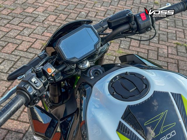 kawasaki - z900