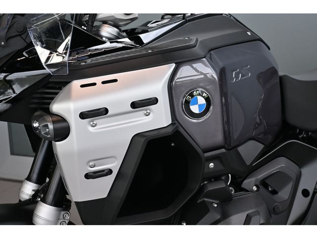 bmw - r-1300-gs-adventure-triple-black