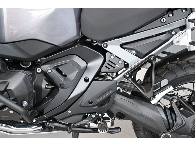 bmw - r-1300-gs-adventure-triple-black