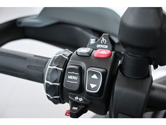 bmw - r-1300-gs-adventure-triple-black