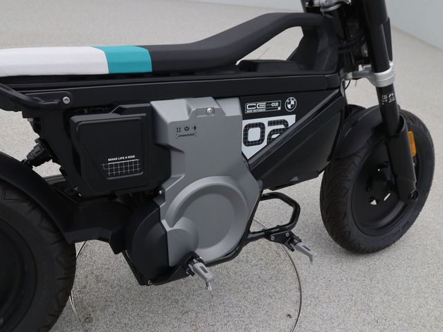 bmw - ce-02