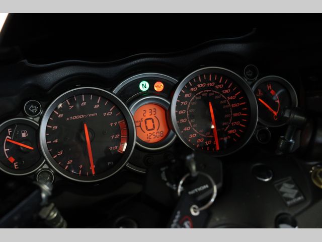 suzuki - gsx-r-1300-hayabusa