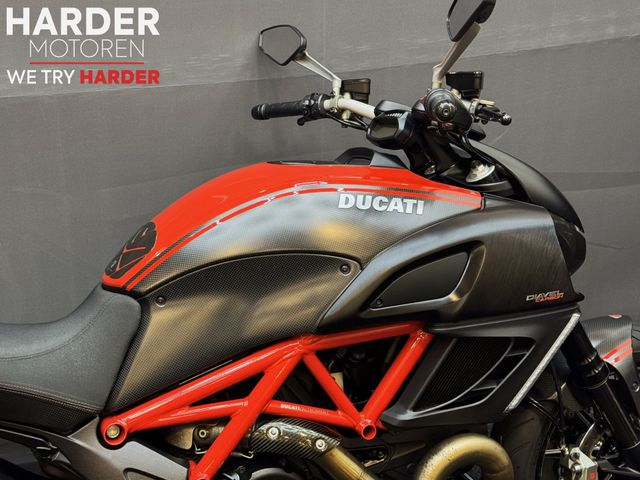 ducati - diavel-carbon