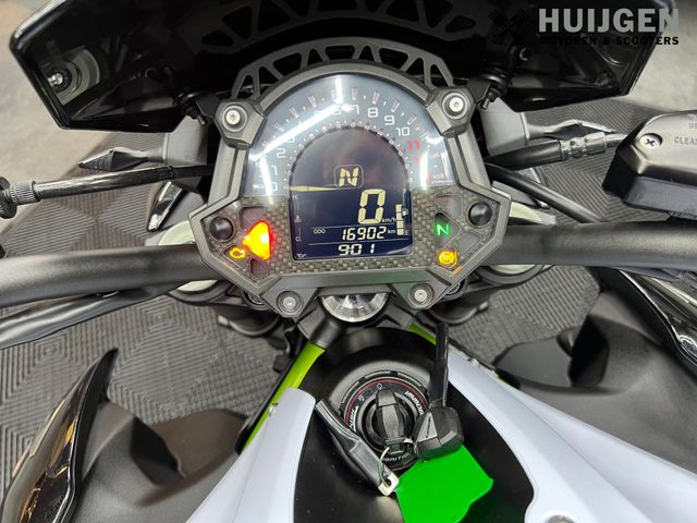 kawasaki - z900