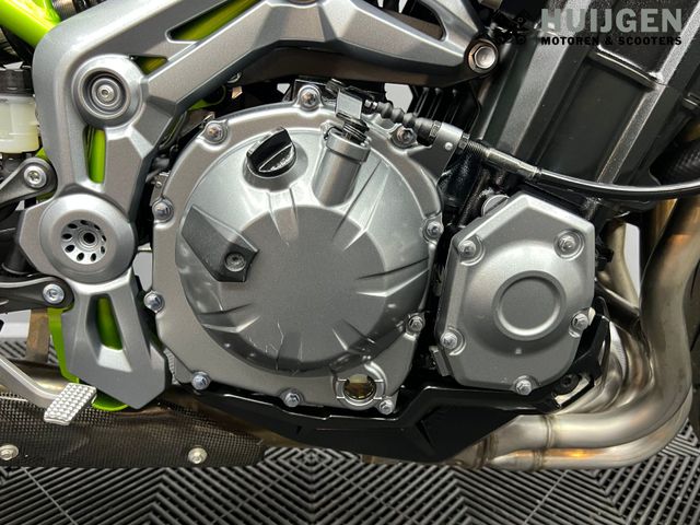 kawasaki - z900