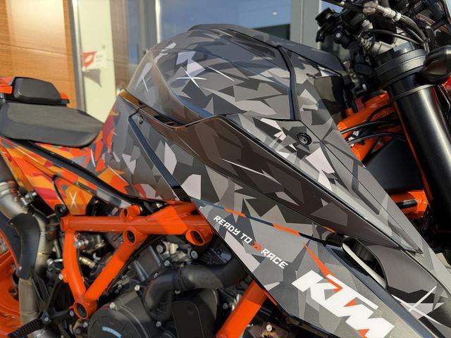 ktm - 1290-super-duke-r-evo