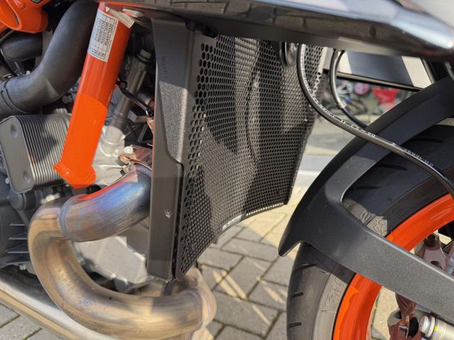 ktm - 1290-super-duke-r-evo