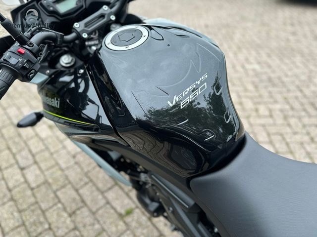 kawasaki - versys-650-grand-tourer