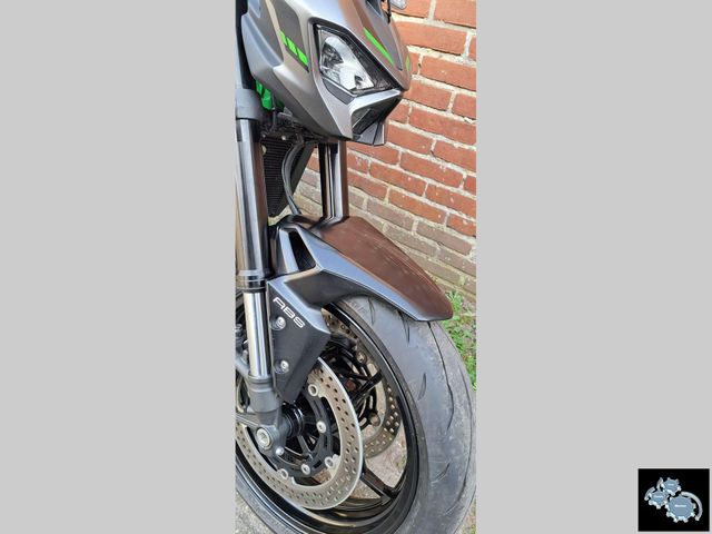kawasaki - z900